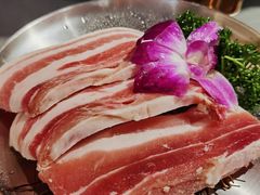 -围炉肉舍•炭烤活鳗•丹东海鲜烤肉(步行街店)