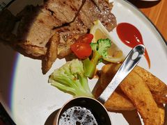 招牌炙烤安格斯牛扒-缦云里花园餐厅