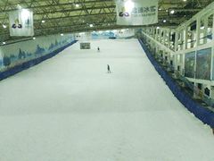 -乔波室内滑雪场