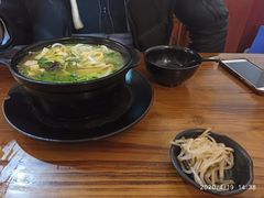 -丽虹云南过桥米线(兴工街店)