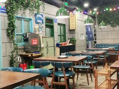 大堂-超越炭火牛蛙火锅鸡(河东店)