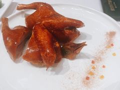玻璃皮润烧乳鸽皇-北京厨房(SKP店)