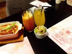 -樱花里音乐餐吧·牛扒椰子鸡(东圃店)