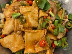 干锅虎皮豆腐-鑫巴蜀小镇 · 水煮鱼专研店(玉桥店)