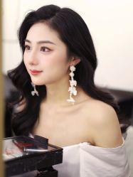 -艾米丽婚纱礼服