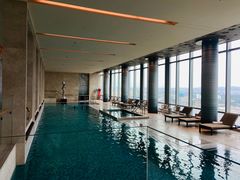 -成都华尔道夫酒店游泳池