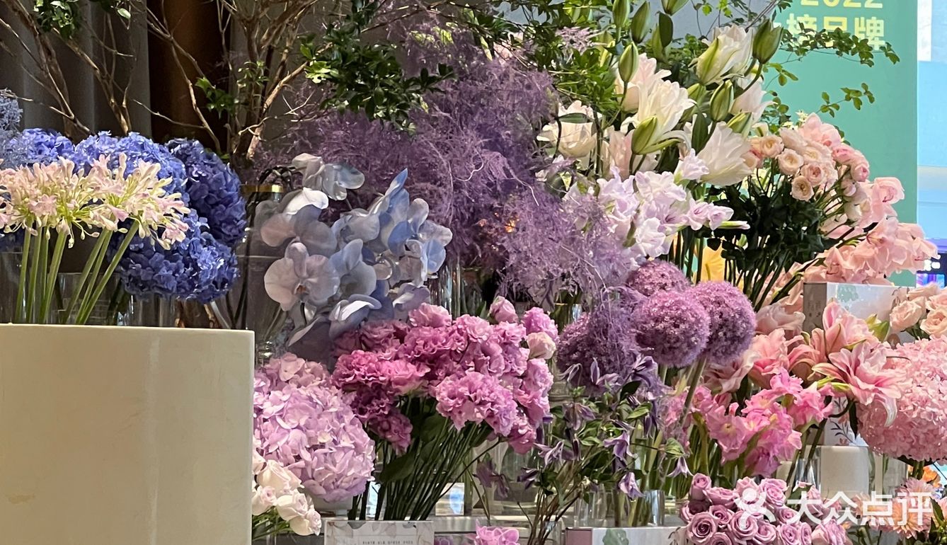 在花丛中吃一顿西餐是什么体验 恒隆五楼新开的西餐厅环