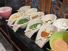自助调料区-锅首鲜品火锅(鸳鸯店)