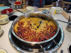 红汤锅底-江二娃串串香(科园四路总店)