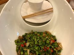 水芹菜炒油渣-橘子洲头湘菜馆