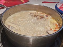 -三人行骨头王火锅(长寿店)