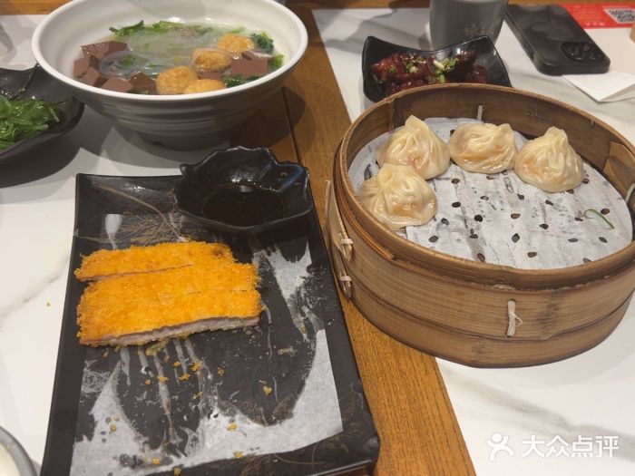 馋三尺蟹粉小笼(人民广场店)图片