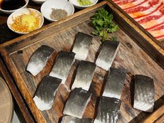 -围炉肉舍•炭烤活鳗•丹东海鲜烤肉(步行街店)