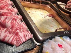 -老牌坊云南鱼豆花火锅(哈西万达店)