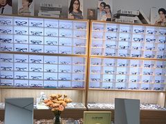 -天空之镜眼镜店蔡司依视路配镜授权零售店(望京颐堤港店)