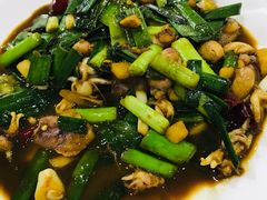 叽咕炒大蒜韭菜-瞻岐金锅饭店
