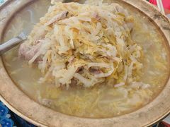 大骨头炖酸菜-关东小磨东北菜(上海长风大悦城店)