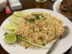 -J Daeng Seafood