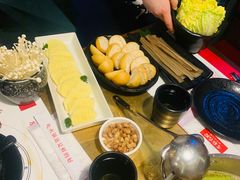 -左庭右院鲜牛肉火锅(金山万达店)