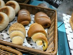 -沁屋面包店(人民东路店)