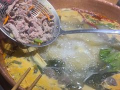-洱火云南酸菜牛肉火锅(石景山当代商城店)