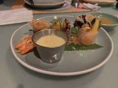 酥炸老虎虾香芒米纸卷配榴莲汁-CHINCHIN 青青·泰国料理(万象食家店)