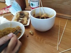 -诚铭记·虾仁汤包·成都小吃(融创店)
