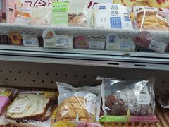 -全家便利店(宜山路站店)