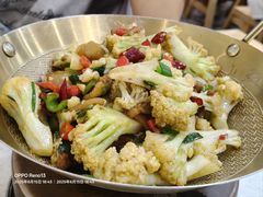 -肥肥虾庄·金牌油焖大虾(杨园滨江时代walk店)