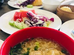 -深圳富苑皇冠假日套房酒店