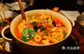 Pork Trotter Red Sour Soup with Papaya