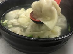 三鲜大馄饨-万寿斋(山阴路店)