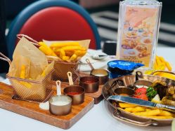 -奈尔宝家庭中心·亲子餐厅(鄞州万达店)