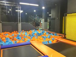 -蹦贝运动中心·蹦床·攀岩·闯关(龙岗店)