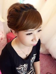-贺贺新娘造型婚纱店