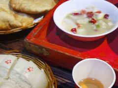 -蓝田九大碗民俗食府(蓝田店)