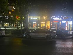 -东方先生国潮男士理发馆