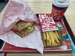 -塔斯汀中国汉堡(团一大店)