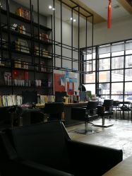 -马克男发时尚店
