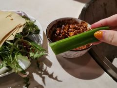 东北蘸酱菜-妈妈家铁锅炖(景诚园综合楼店)