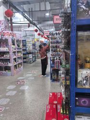 -逝水玩具折扣店