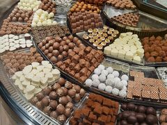 -Laderach 莱德拉(上海环贸iapm店)