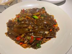 -阿瓦山寨·湘菜现炒·剁椒鱼头王(咸阳总店)