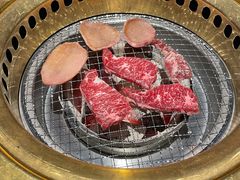 -山川小町·极番烧肉(新地假日广场店)
