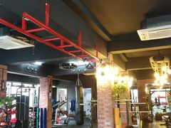 器械区-GYMPLUS私教健身会馆(大悦城店)