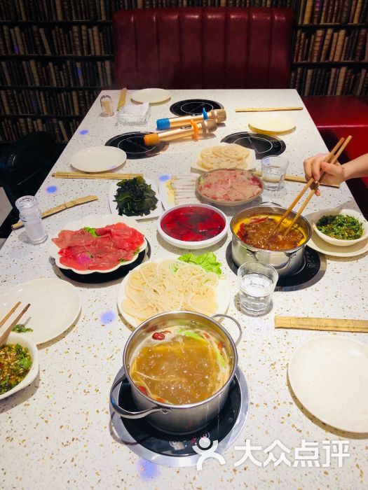 华兴聚会餐吧(吃着火锅唱着歌)图片 - 第3张