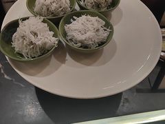 -广州万富希尔顿酒店·感趣自助餐厅·金秋蟹宴生蚝海鲜刺身