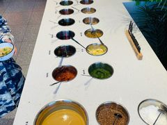 自助调料区-大熊猫毛肚火锅(烟台万象汇店)