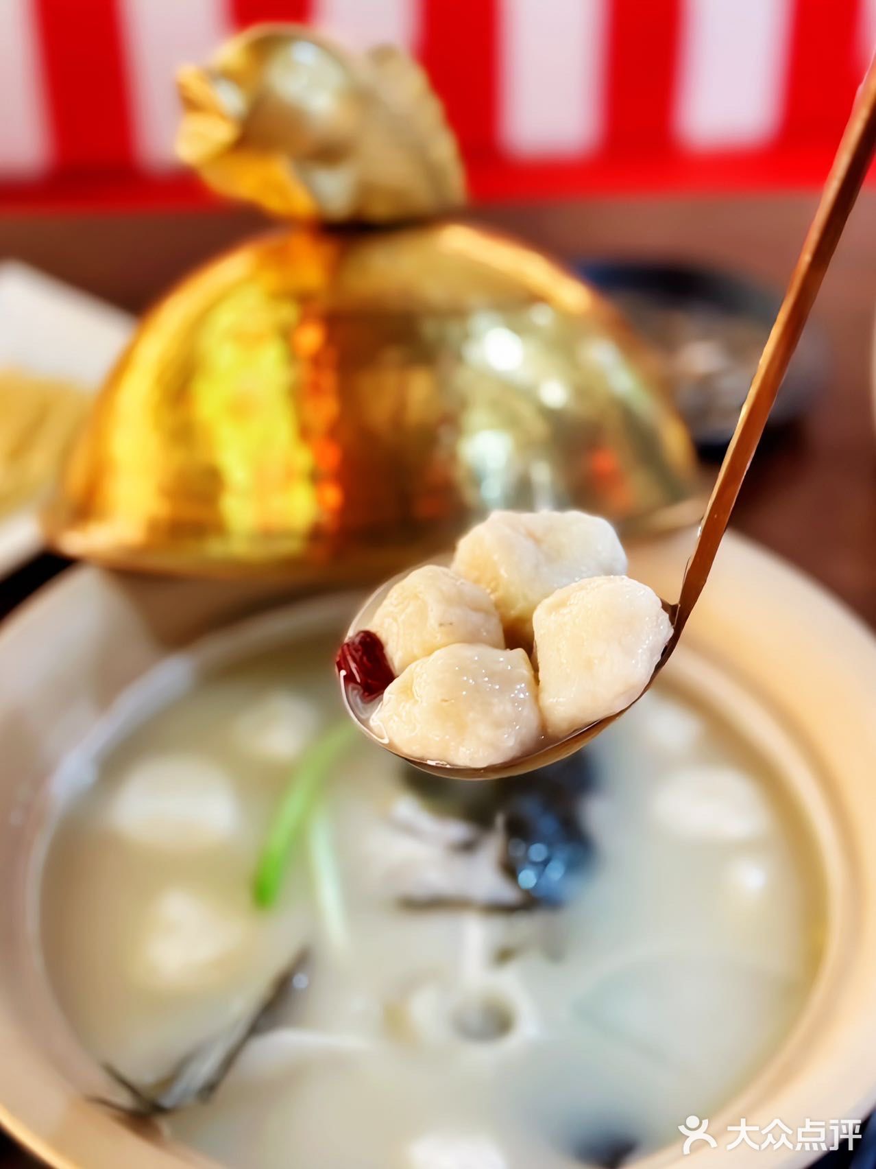  现捞现吃的鲜美活鱼，真是鲜到停不了口 