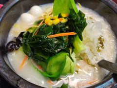 -灵芝妹子海鲜米线(香炉礁山姆店)
